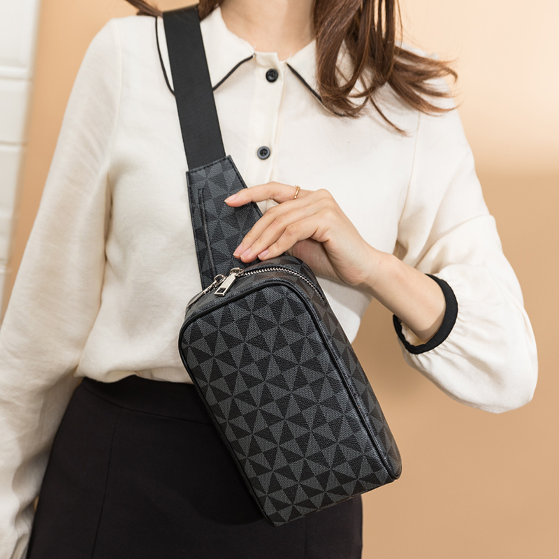 Luxury Fashion Chest Bags for  - огляд і ціна Luxury Bags For Men